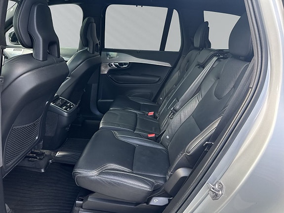 Volvo XC90 11 of 28