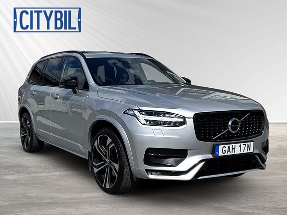Volvo XC90 3 of 28