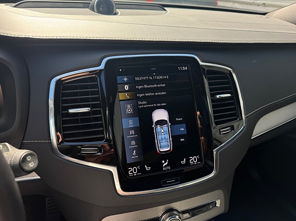 Volvo XC90 22 of 28
