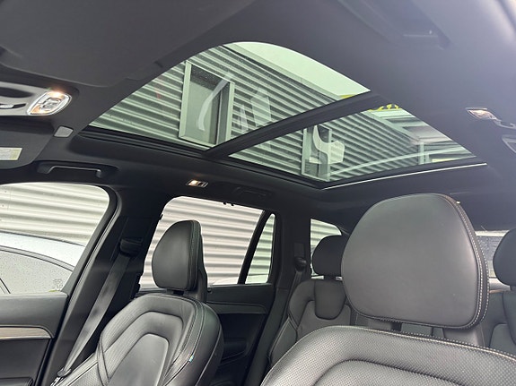Volvo XC90 24 of 30
