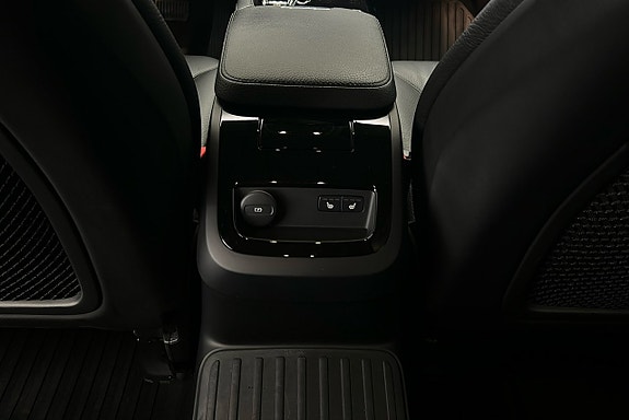 Volvo V60 22 of 28