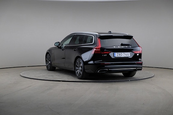 Volvo V60 2 of 28