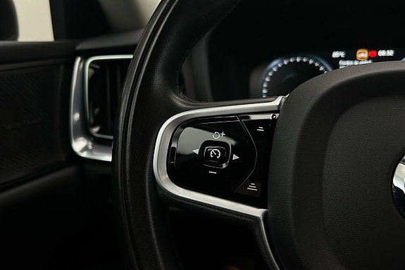 Volvo V60 25 of 28