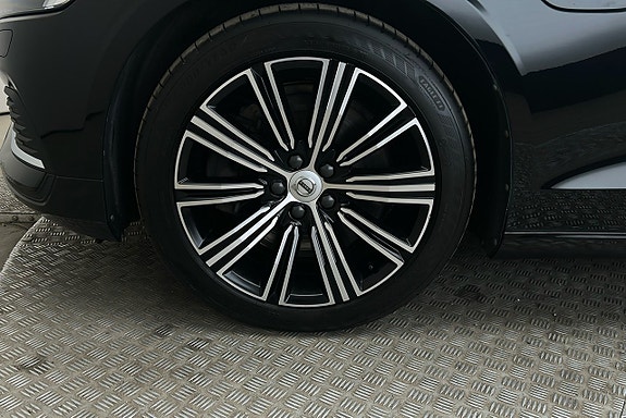 Volvo V60 12 of 28