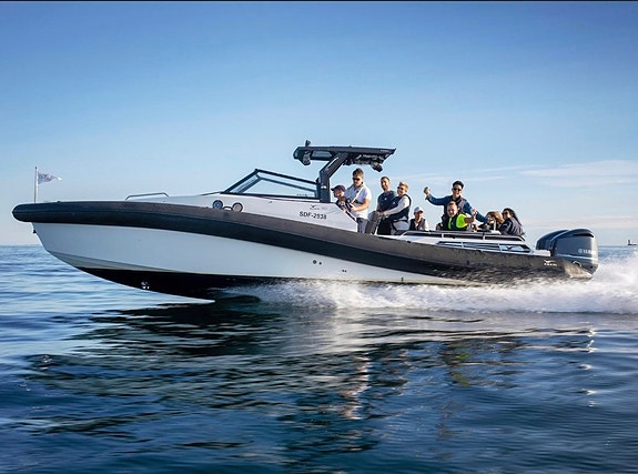 Agapi 950 / 2 x Yamaha 300 hk - 2016 MOMS 2 of 9