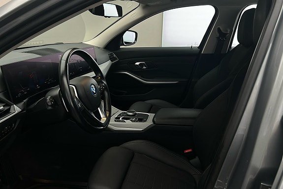 BMW 330e 10 of 25