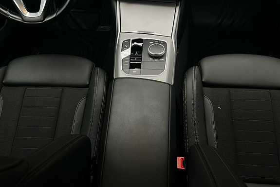 BMW 330e 9 of 25