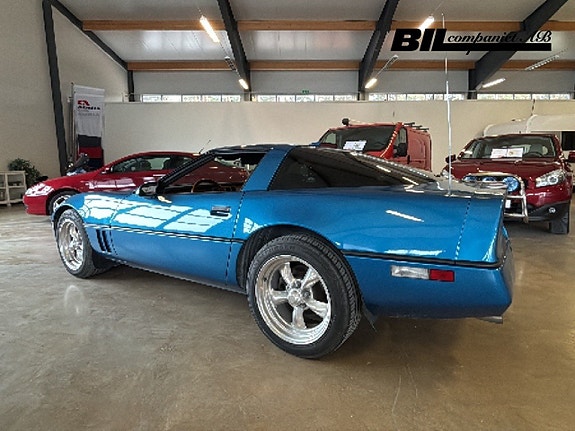 Chevrolet Corvette 6 of 17