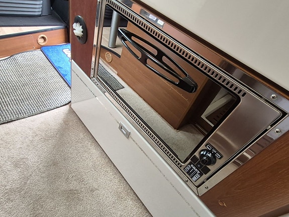 Rapido Van 68 180 hk, automat, långbäddar, ugn och micro 25 of 28