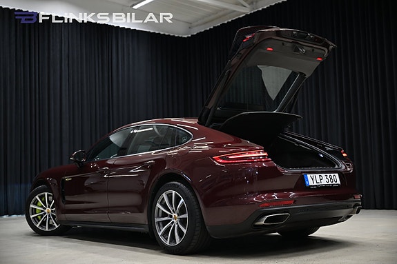 Porsche Panamera 4 5 of 5