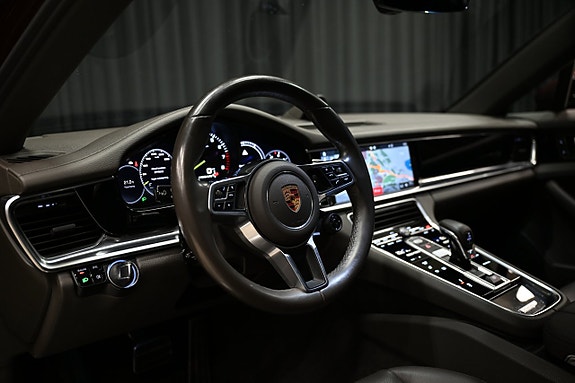 Porsche Panamera 4 24 of 30