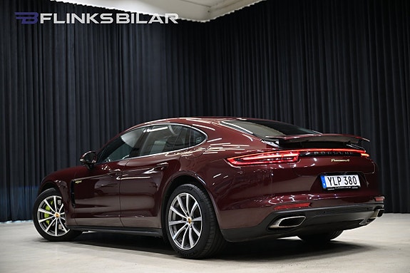 Porsche Panamera 4 4 of 5