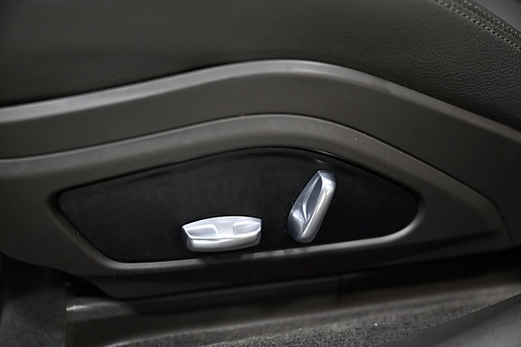 Porsche Panamera 4 15 of 30