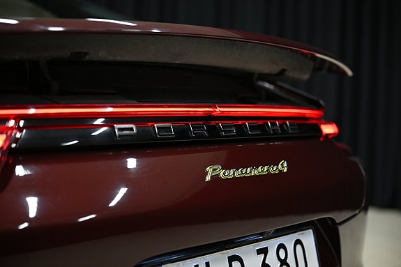 Porsche Panamera 4 13 of 30