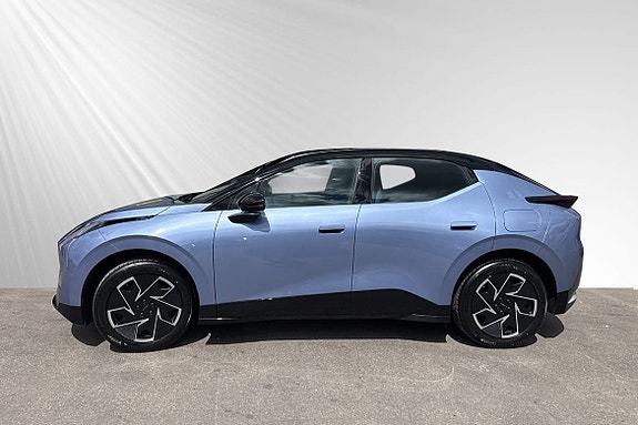 Lynk & Co 02 2 of 15