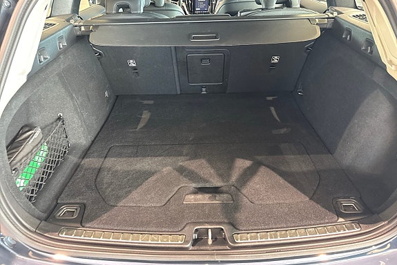 Volvo V60 13 of 30