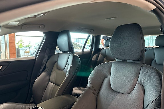 Volvo V60 17 of 30