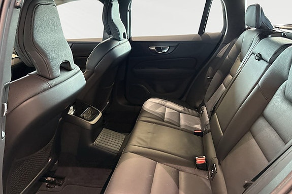 Volvo V60 8 of 30