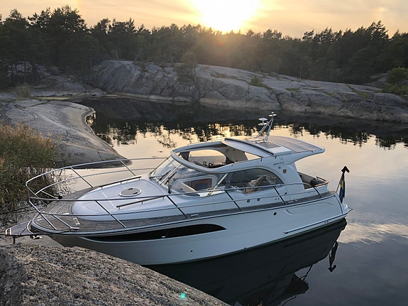 Marex 310 Sun Cruiser 2018 D4-300 2 of 5