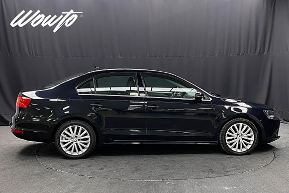 Volkswagen Jetta 3 of 5