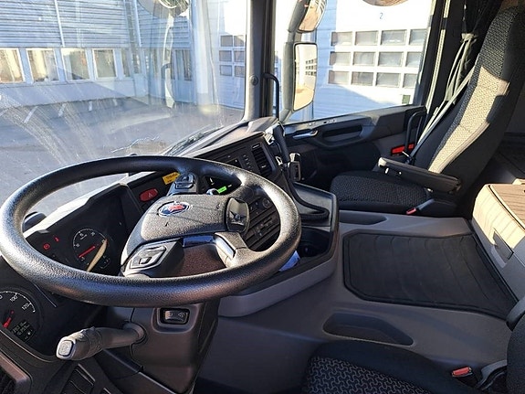 Scania P280B4X2NB 8 of 11