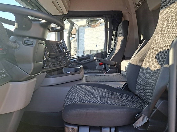 Scania P280B4X2NB 7 of 11
