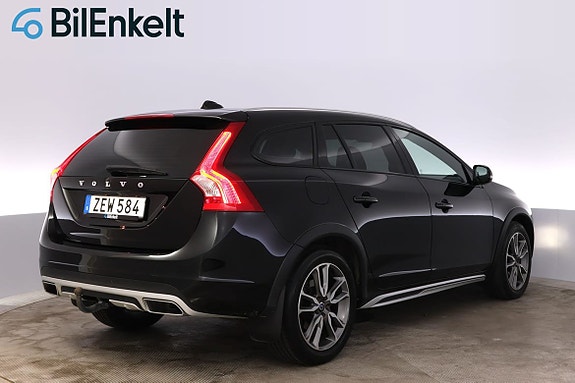 Volvo V60 Cross Country 3 of 5