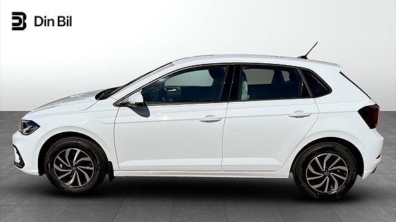 Volkswagen Polo 2 of 5