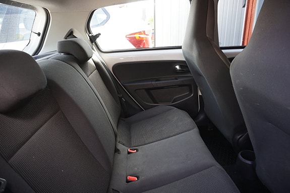 Volkswagen UP! 6 of 7