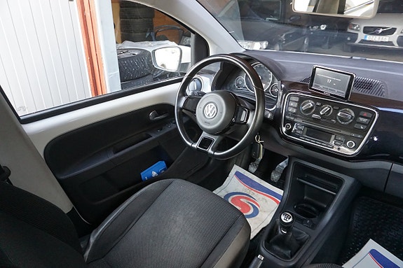 Volkswagen UP! 5 of 5