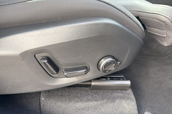 Volvo XC90 13 of 17