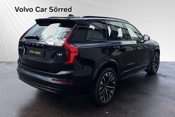 Volvo XC90 5 of 17