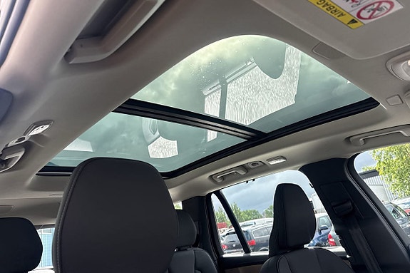 Volvo XC90 16 of 17