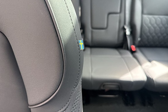 Volvo XC90 15 of 17
