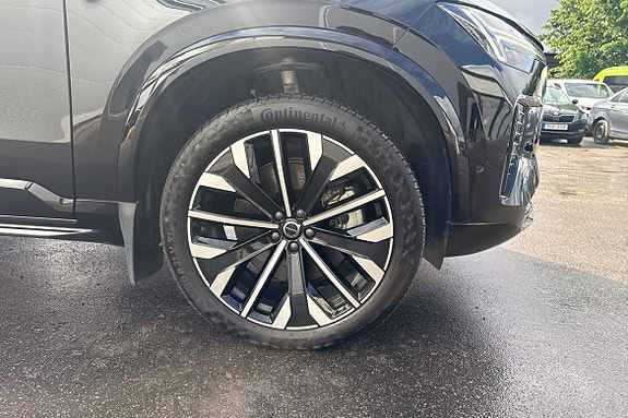 Volvo XC90 12 of 17