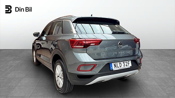 Volkswagen T-Roc 3 of 5