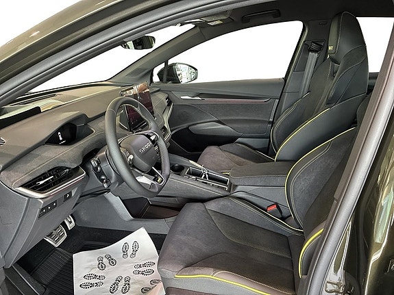 Skoda Enyaq RS 10 of 14