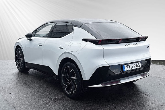 Lynk & Co 02 3 of 15