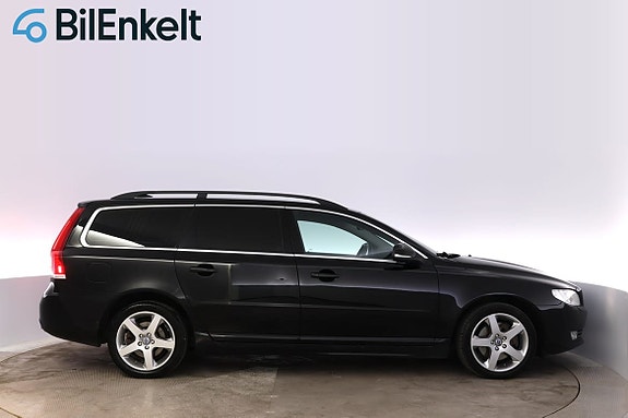 Volvo V70 2 of 27