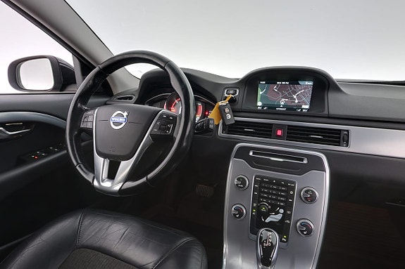 Volvo V70 13 of 27