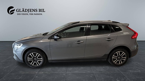 Volvo V40 Cross Country 2 of 5