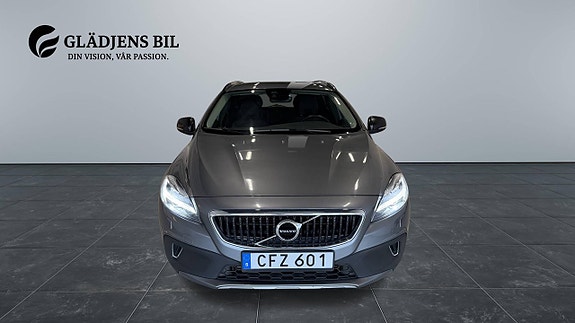 Volvo V40 Cross Country 8 of 15