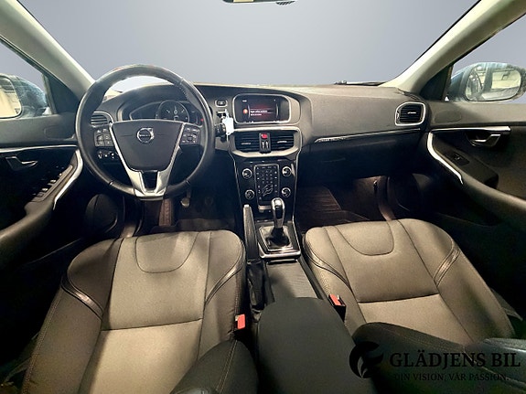 Volvo V40 Cross Country 9 of 15