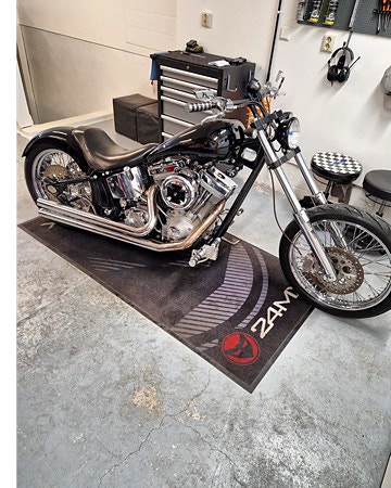 Harley-Davidson Softail 2 of 5