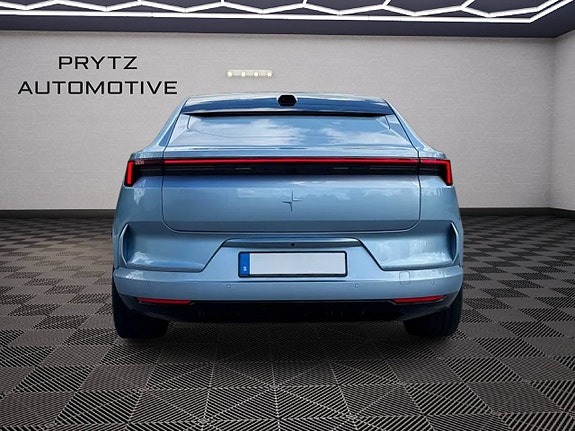 Polestar 4 5 of 5