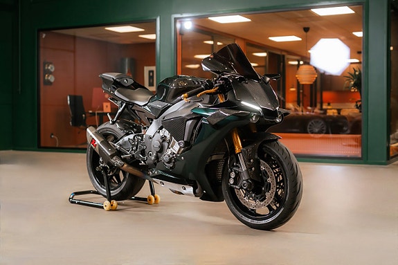 Yamaha Yzf-r1 1.0 / Sv-såld / Akrapovi? / Kolfiber / Nyservad / Nybes