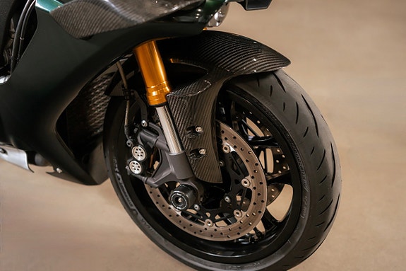 Yamaha Yzf-r1 1.0 / Sv-såld / Akrapovi? / Kolfiber / Nyservad / Nybes 8 of 23