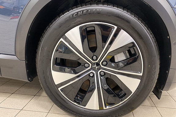 Polestar 3 12 of 17
