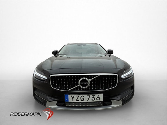 Volvo V90 Cross Country 3 of 5