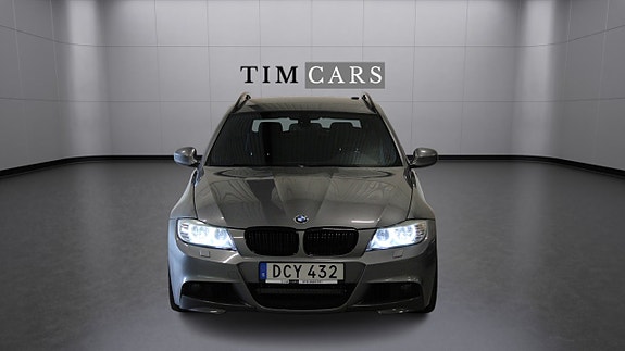 BMW 325i 4 of 5